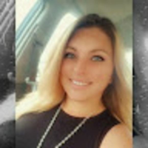 Meet your Posher, Erica - Picture 1 of 1